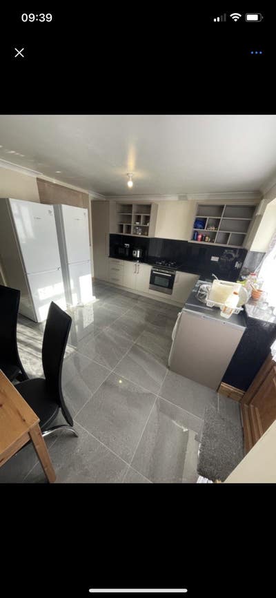 Big room to let with sharing  Main Photo