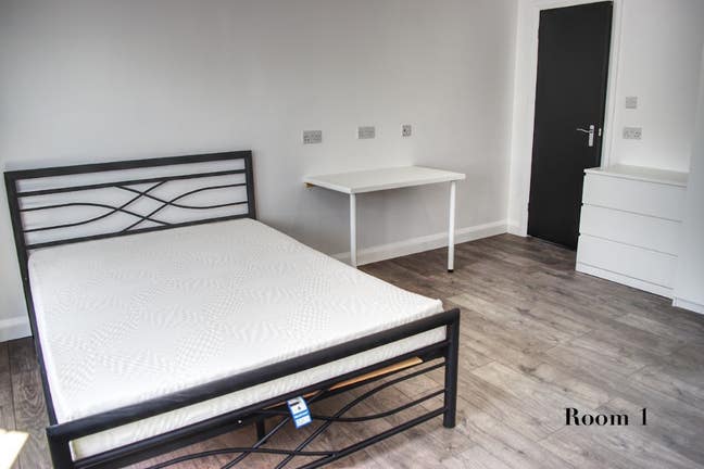 Brand new ensuite room Newbury Park Main Photo