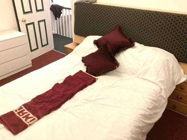 Comfortable double Room in a modern home Main Photo