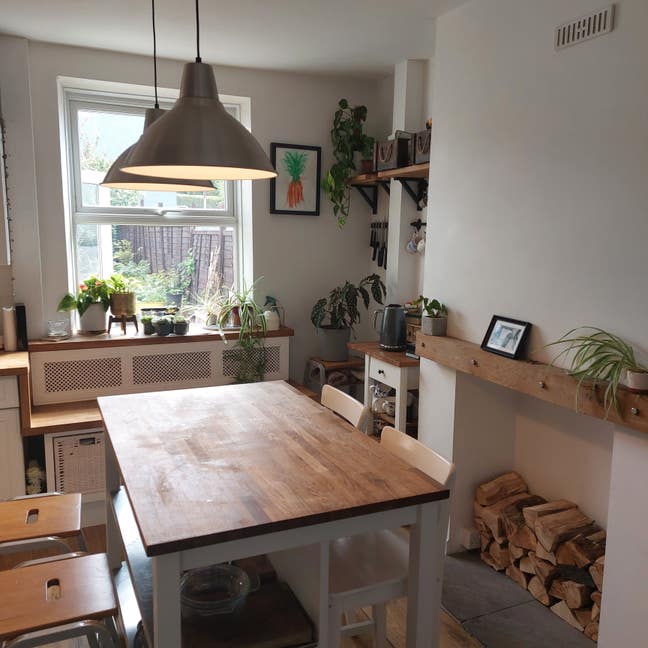 Double room in 3 bed house Main Photo
