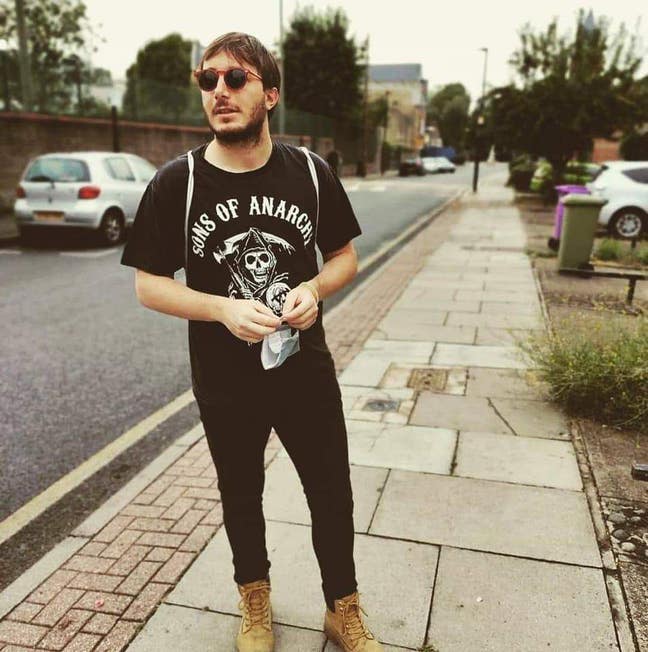 I am a professional male aged 34. I am lookin... Main Photo