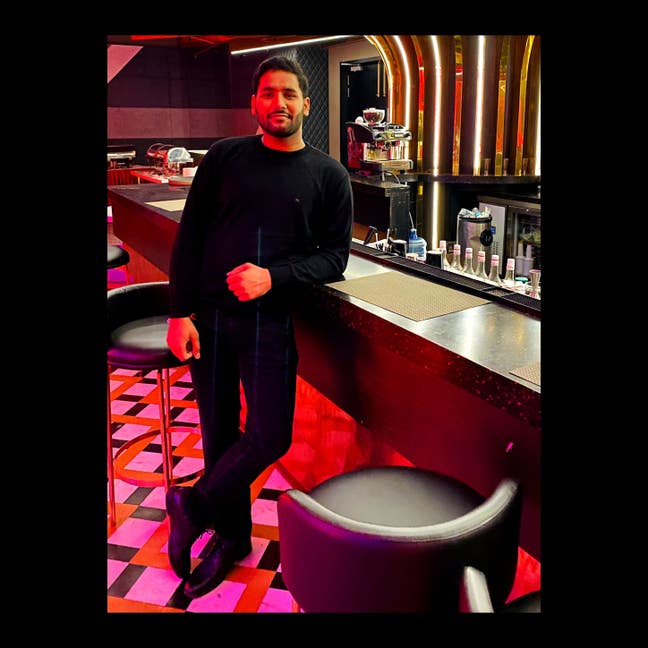 Professional Male seeks a double room Main Photo