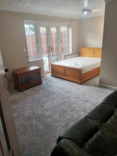 Large double in a modern shared house 500pcm  Main Photo
