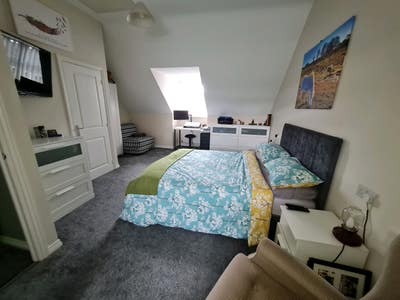 Rare Large Master Bedroom with ensuite North Tees Main Photo