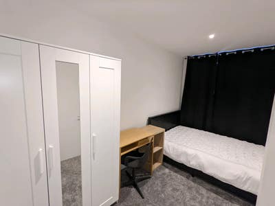 Double bedroom all bills included Main Photo