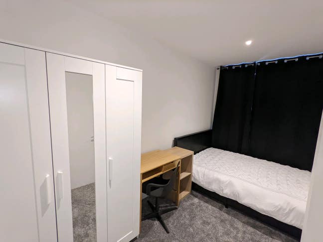 Double bedroom all bills included Main Photo