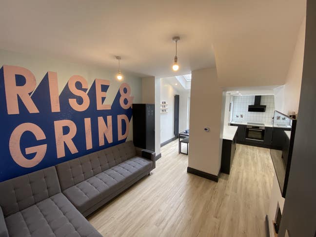 Luxury Double Room - Ravenhill Avenue Main Photo