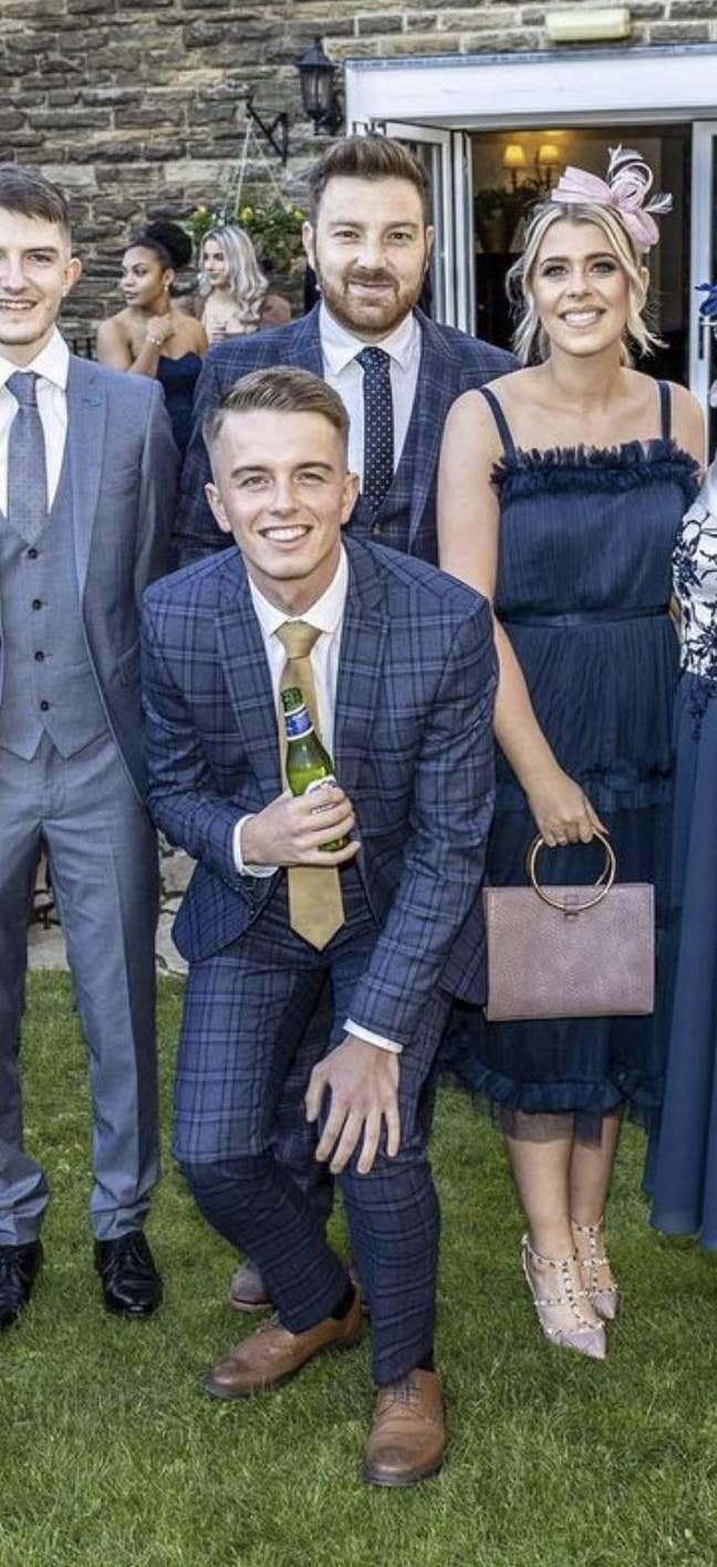 I am a professional male aged 28. I am lookin... Main Photo