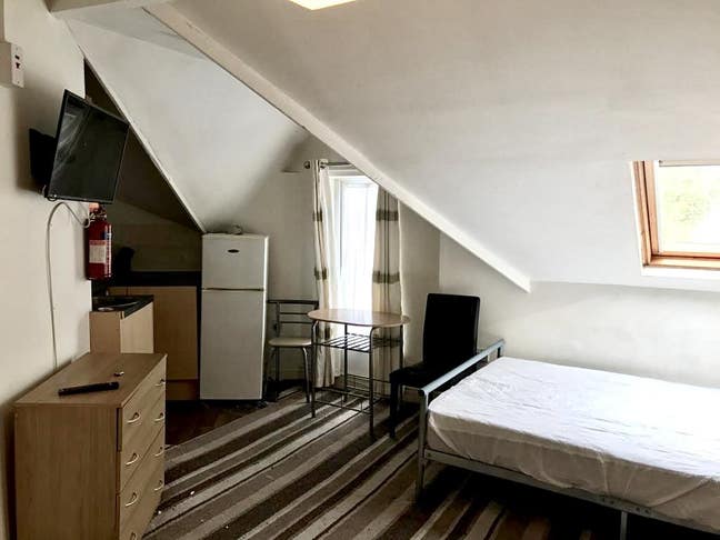 Studio Apartment All Bills Inc Part Furnished  Main Photo