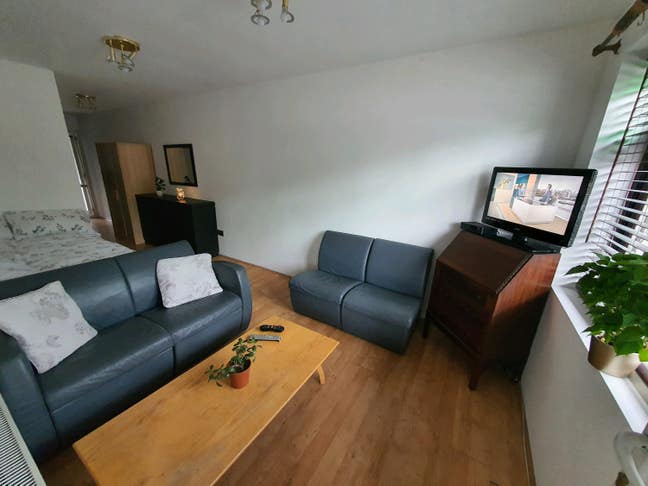 En-Suite Private Studio Apartment Main Photo