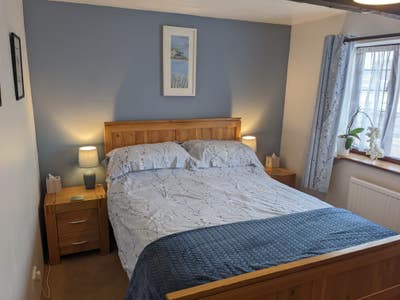 Homely room in lovely 3 bed cottage  Main Photo