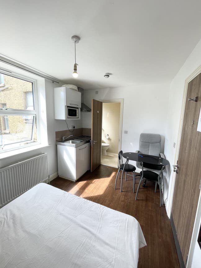 &pound;1250:No Deposit,  Studio Flat for Reent  Main Photo