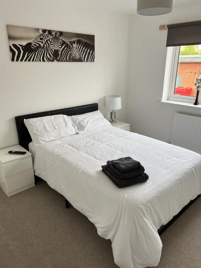 Comfy Double Room With Own Bathroom Main Photo