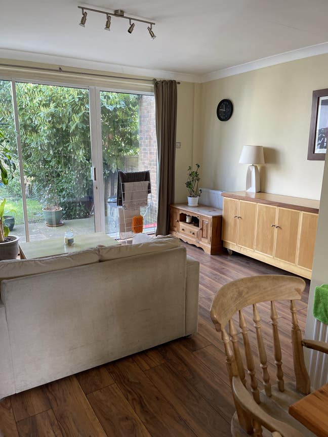 Loved tidy clean quiet house with patio + garden  Main Photo