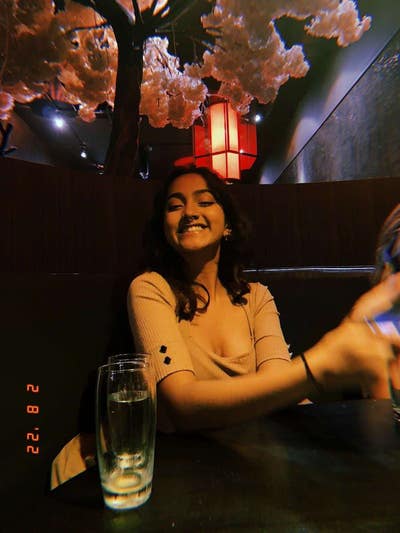 Young  female professional looking for a flatshare Main Photo