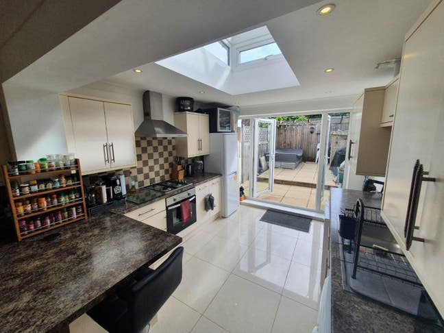 Double en-suite available Main Photo