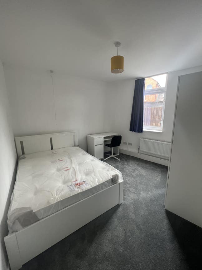 City Centre Student Room to Rent - Bills inc  Main Photo