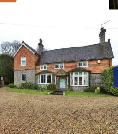 Quirky  single partial en-suite room available  Main Photo
