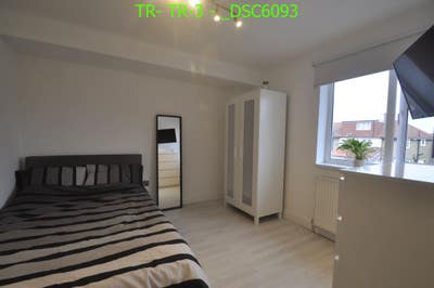 En-suite double room near Grove Park St. Bills inc Main Photo