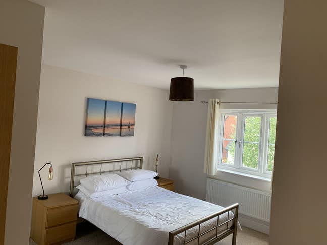 Double Bedroom with En-suite bills included Main Photo