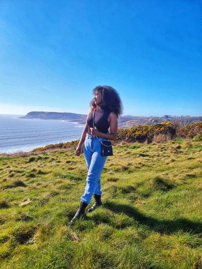 Professional Female seeks a single or double room Main Photo
