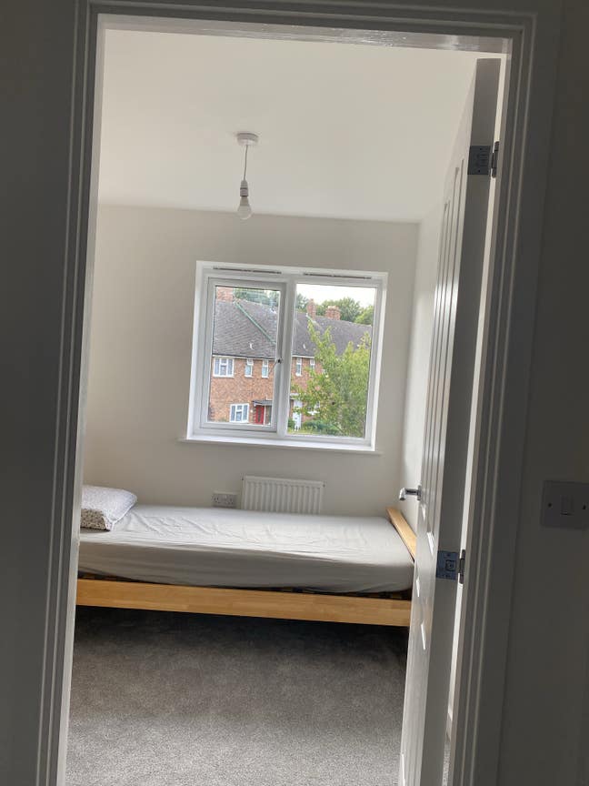 Single & double bedroom available  Main Photo