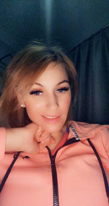 I am a professional female aged 38, I am look... Main Photo