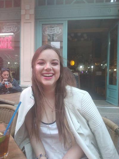 Professional female looking in W6, W12, W4 Main Photo