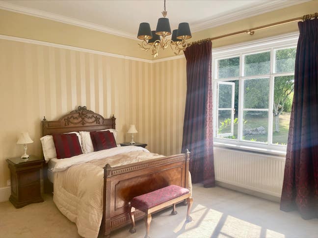 Beautiful, Private, Spacious Double in Farmhouse  Main Photo