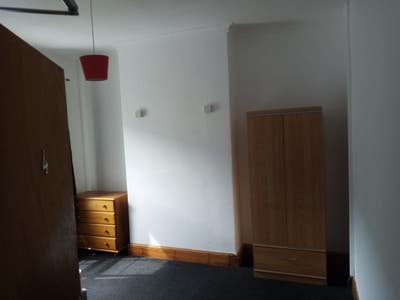 Bridgend town centre rooms £500- £650 PCM Main Photo