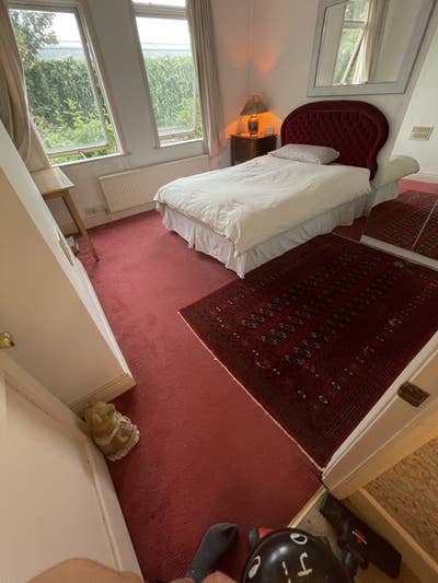 Lovely large & bright double room. Including bills Main Photo