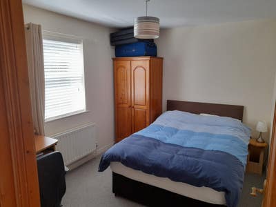 Double Bedroom for Mature Student/Professional Main Photo