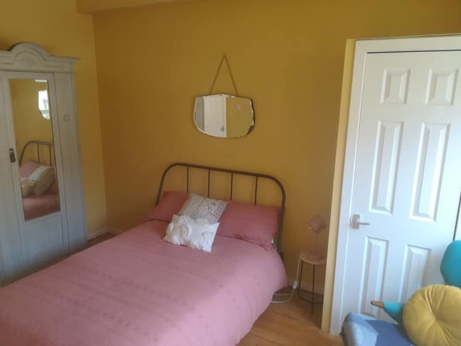 1 month - short term rental Main Photo