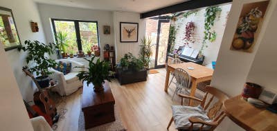 Loft room with en suite Main Photo