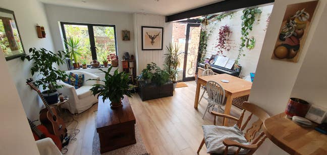 Loft room with en suite Main Photo