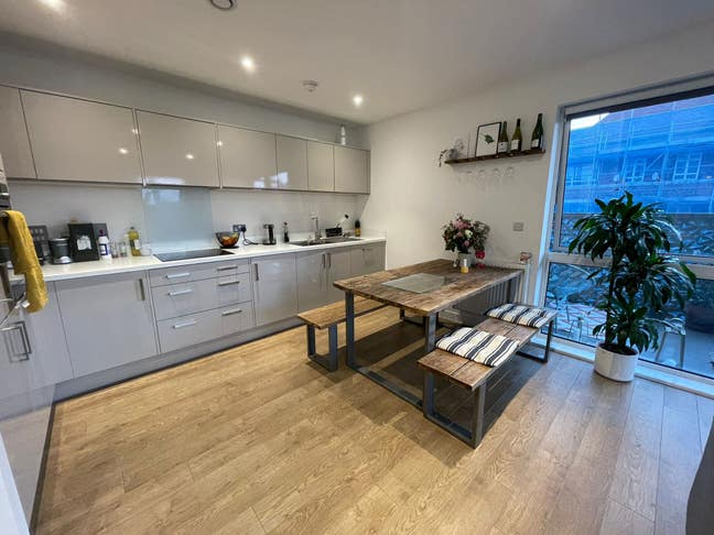 Spacious Modern Double Bedroom in Camberwell  Main Photo