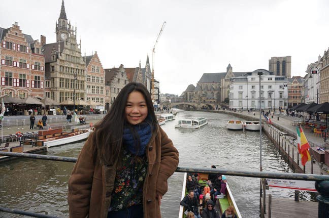 Wharf a room, female professional! Main Photo