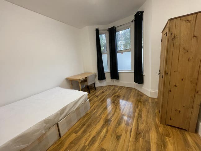 All inclusive Spacious double room in Forest Gate Main Photo