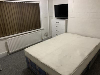 Cozy double room,close to Hall Green train station Main Photo