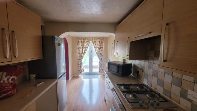  Room  available  in  RG21 Main Photo