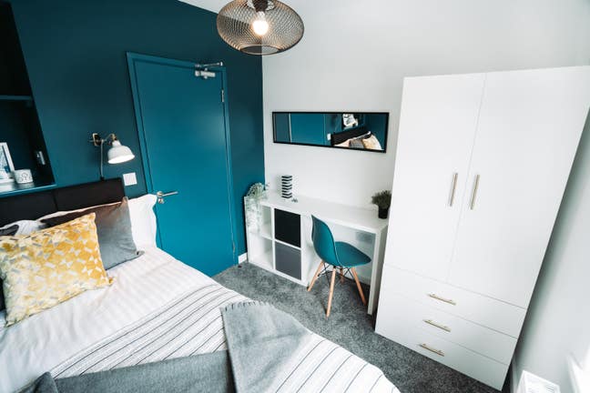 Modern house! All Bills Incl. Main Photo