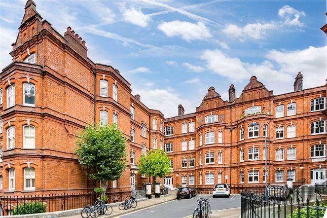 Queens Club Garden - Furnished Double Bed Room  Main Photo