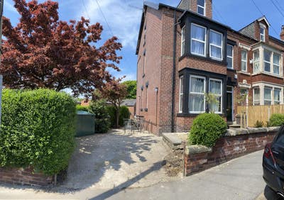 ⭐️ Great Quality, Professional friendly house Main Photo