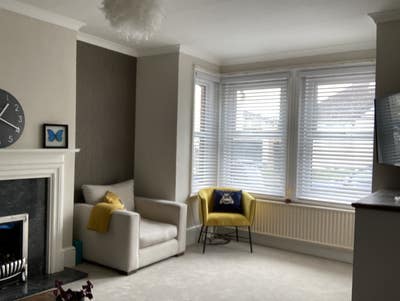 Double room in lovely spacious house Main Photo