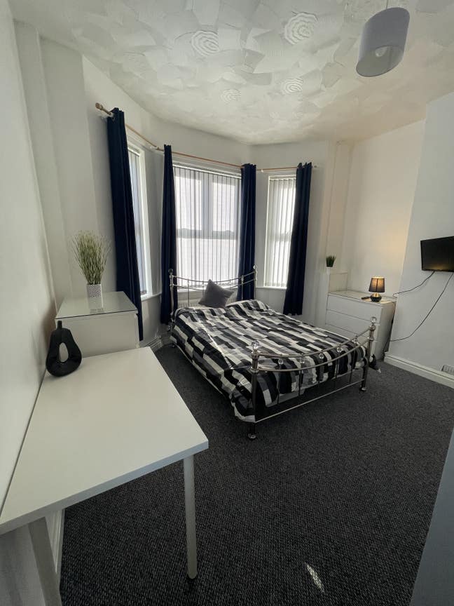 * Double Rooms - No Deposit - Near Hospital * Main Photo