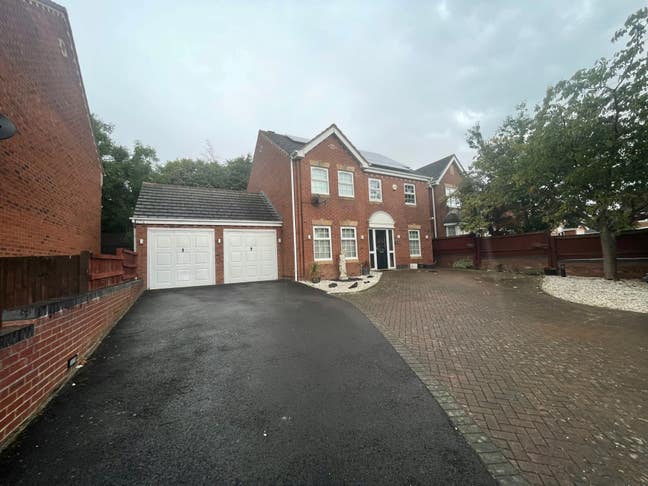 All Bills Included.  En-Suite Double, Gym, Parking Main Photo