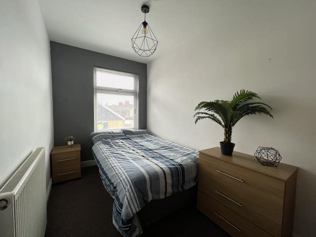 Double Room Available in Great Location Main Photo