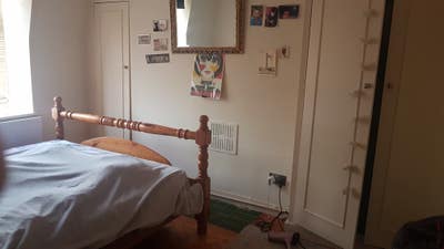 Double room close to Putney bridge  Main Photo