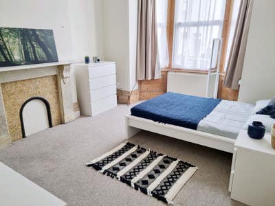 Zero deposit - XL bedroom by the beach - PO5 Main Photo