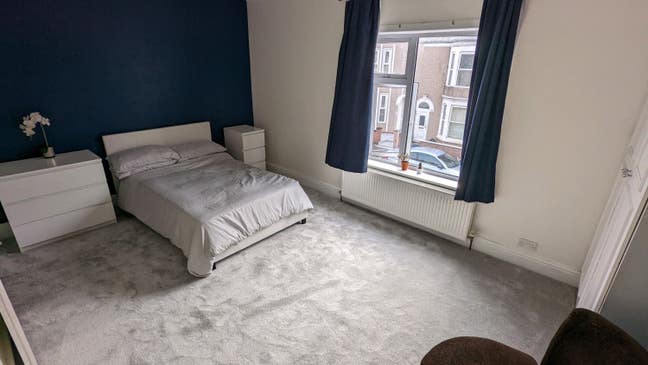 Large double room in Rugby town centre Main Photo